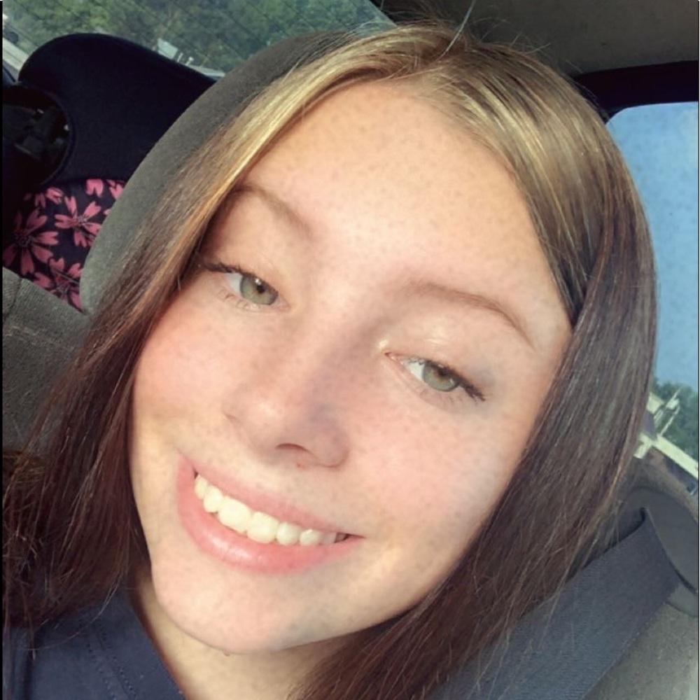 Meet your Posher, Alexis